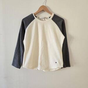 Tommy Hilfiger Cream and Gray Long Sleeve fleece long sleeve Tshirt medium